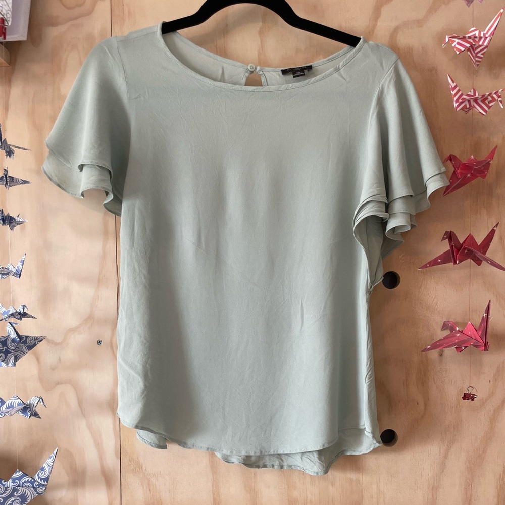 Like New Ann Taylor Top Size SP color is a light blue/green